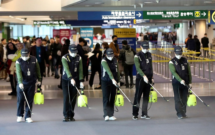 آمادگی ماموران فرودگاه بین المللی اینچئون کره جنوبی برای مقابله با یک ویروس جدید