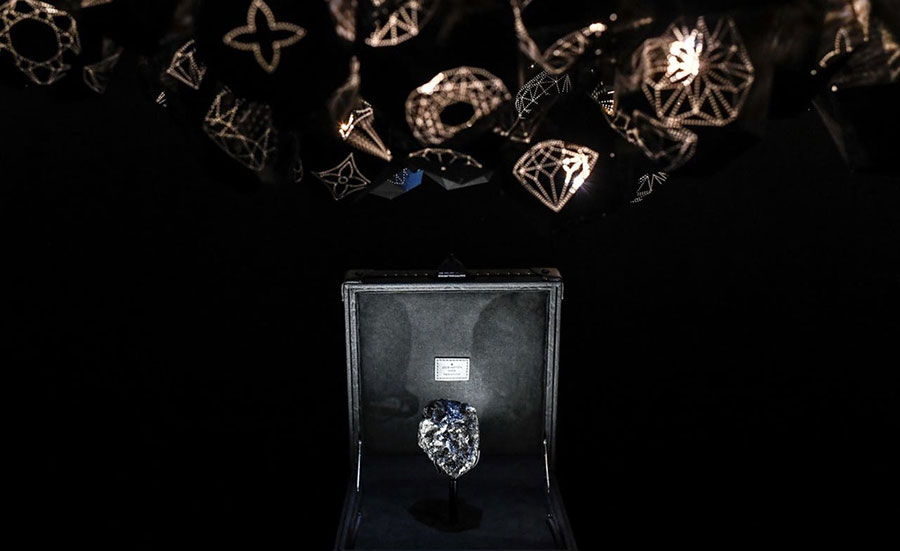 نمایش دومین الماس بزرگ جهان در محل فروشگاهی در پاریس