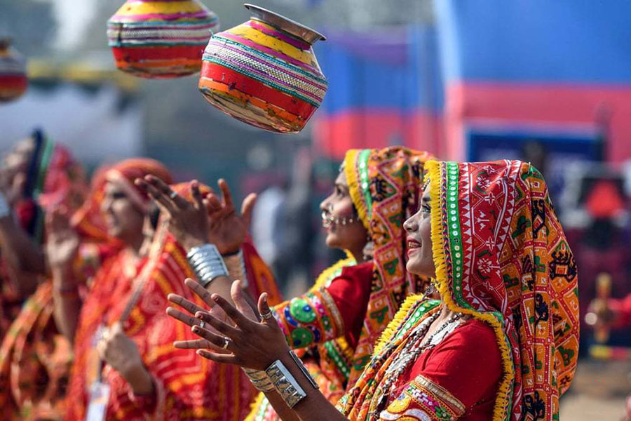 زنان هندی در مراسم رژه روز جمهوری در گجرات