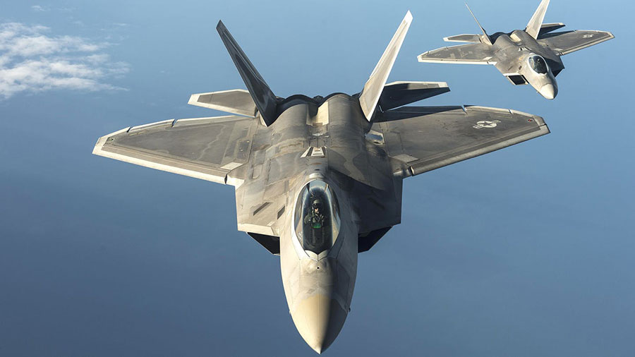 6 جنگنده اف22 آمریکا خاورمیانه را ترک کردند - 6 US F22 fighters leave Middle East