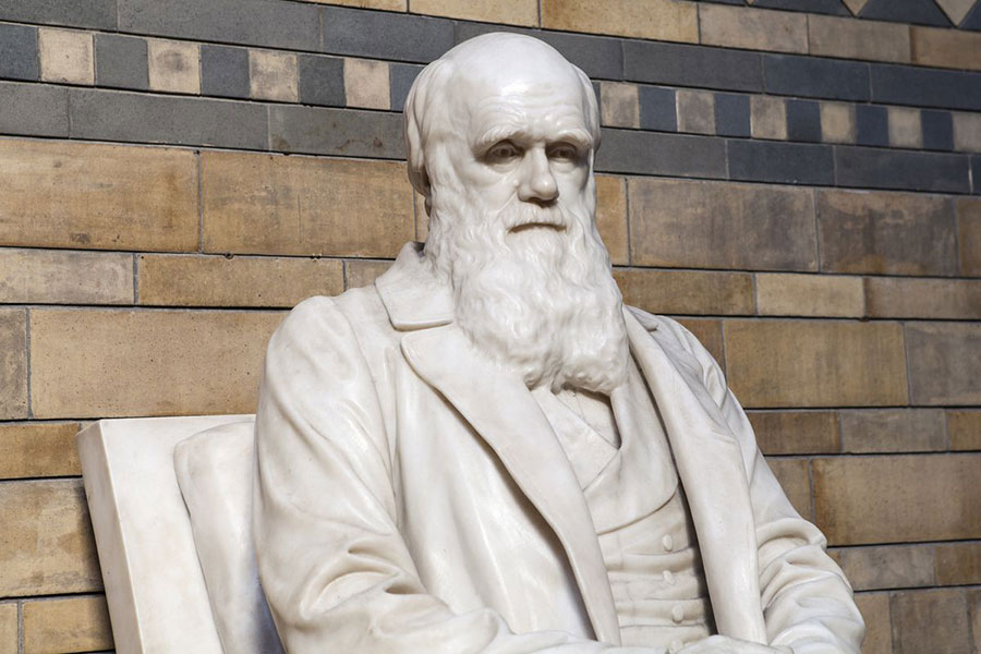 12 فوریه ، زادروز چارلز داروین (بنیانگذار نظریه‌ی فرگشت)