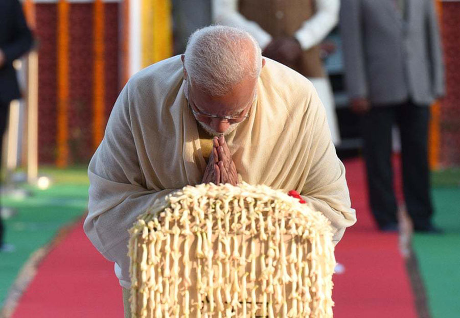 ادای احترام نارندرا مودی نخست وزیر هند به مناسبت سالروز درگذشت گاندی