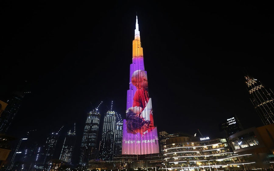 ادای احترام به ستاره NBA کوبی برایانت در برج خلیفه دبی امارات