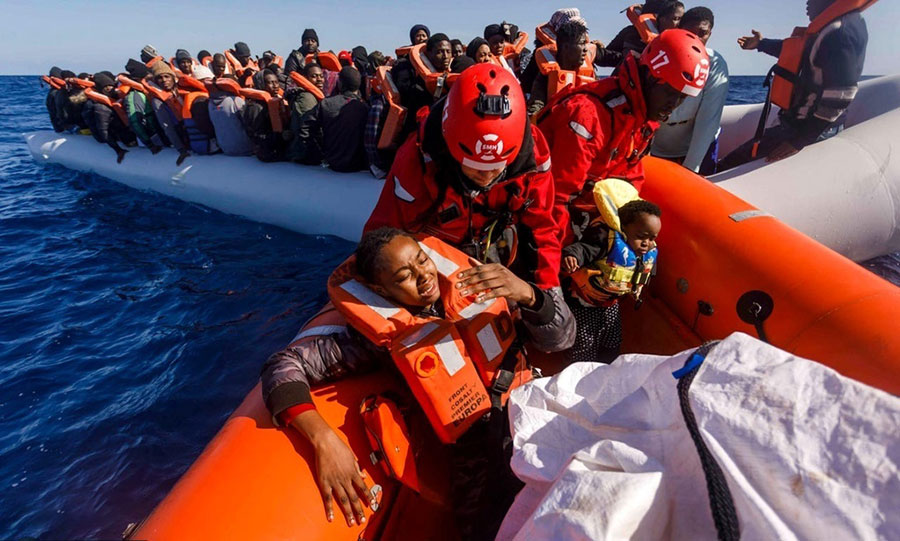 نجات حدود 90 مهاجر در دریای آزاد دریای مدیترانه