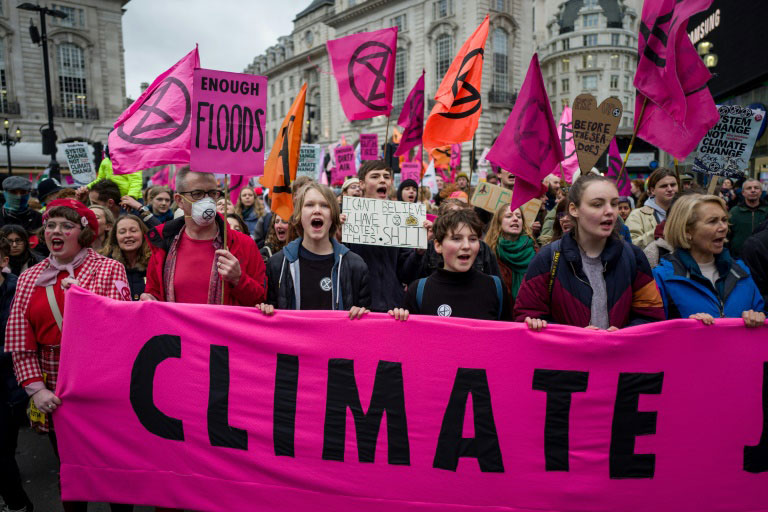 تظاهرات فعالان محیط زیستی موسوم به شورش علیه انقراض در لندن