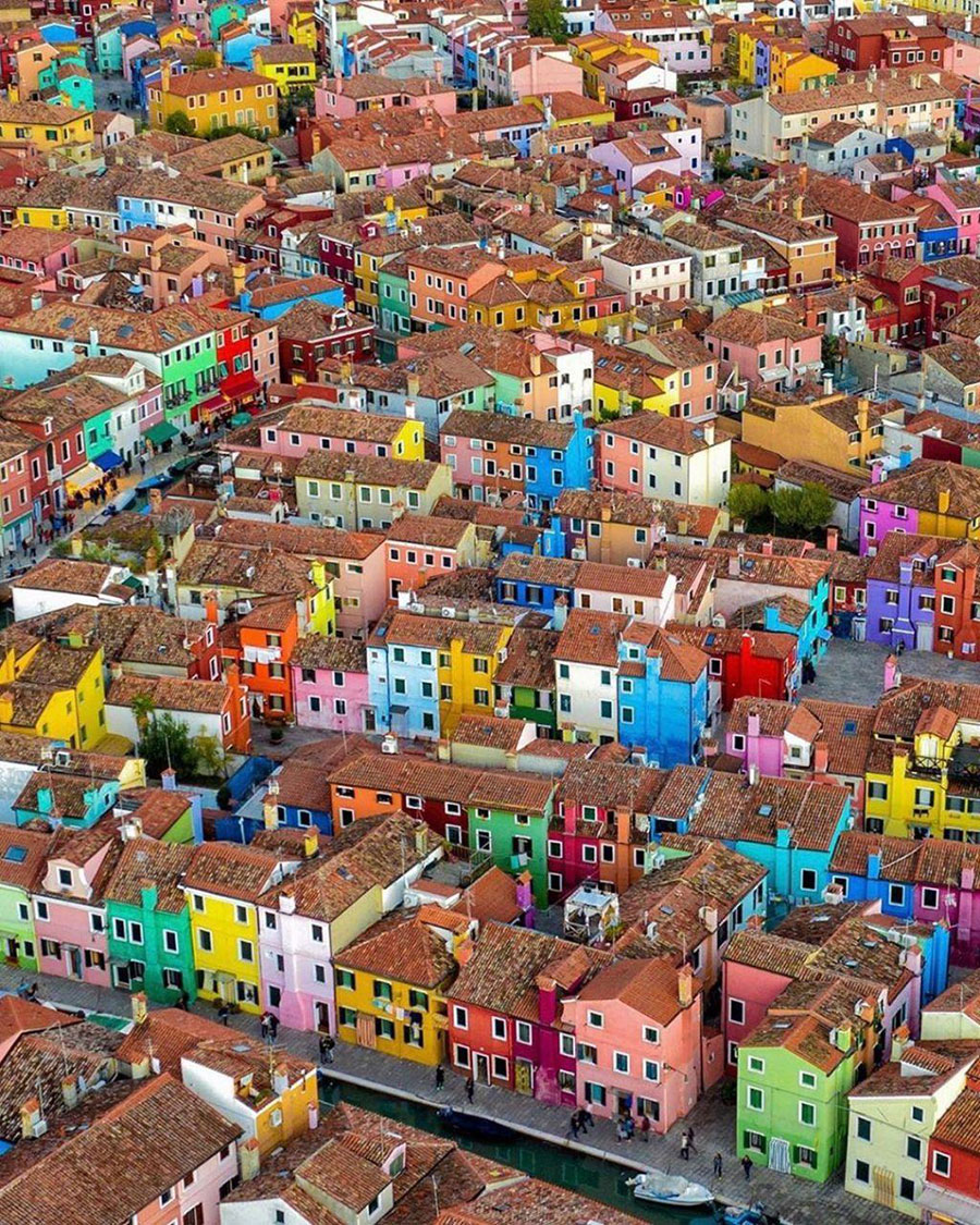 خانه های رنگارنگ در بورانو ایتالیا