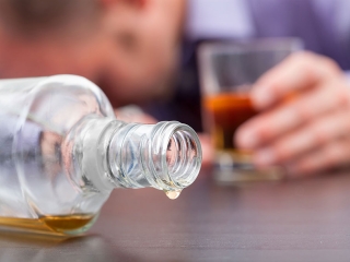 مرگ 7 اهوازی در پی مسمومیت با الکل در 24 ساعت گذشته