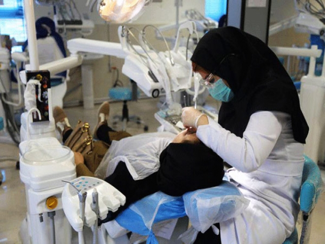لزوم تعویق جراحیهای غیرضروری دندانپزشکی تا مهار ویروس کرونا لزوم تعویق جراحیهای غیرضروری دندانپزشکی تا مهار ویروس کرونا