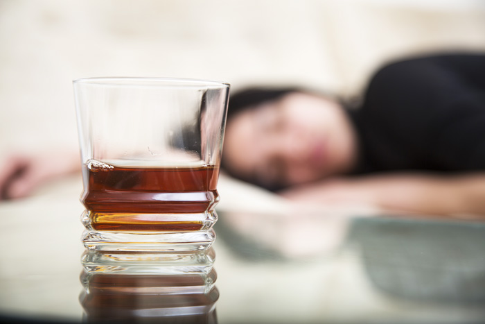 فوت 320 نفردر کشور به دلیل مصرف مشروبات الکلی - 320 deaths across the country due to alcohol drinks