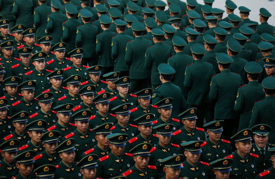 جشن فارغ‌التحصیلی سربازان تازه ارتش چین