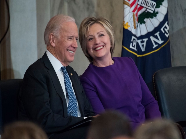 هیلاری کلینتون رسما از جو بایدن در انتخابات آمریکا حمایت کرد