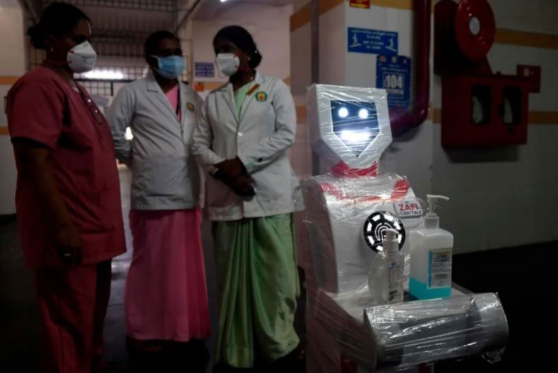 روبات کمک کادر پزشکی در بخش بیماران کرونایی بیمارستانی در شهر چنای هند