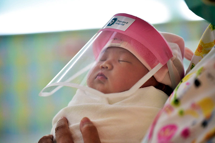 نوزاد تازه بدنیا آمده در تایلند