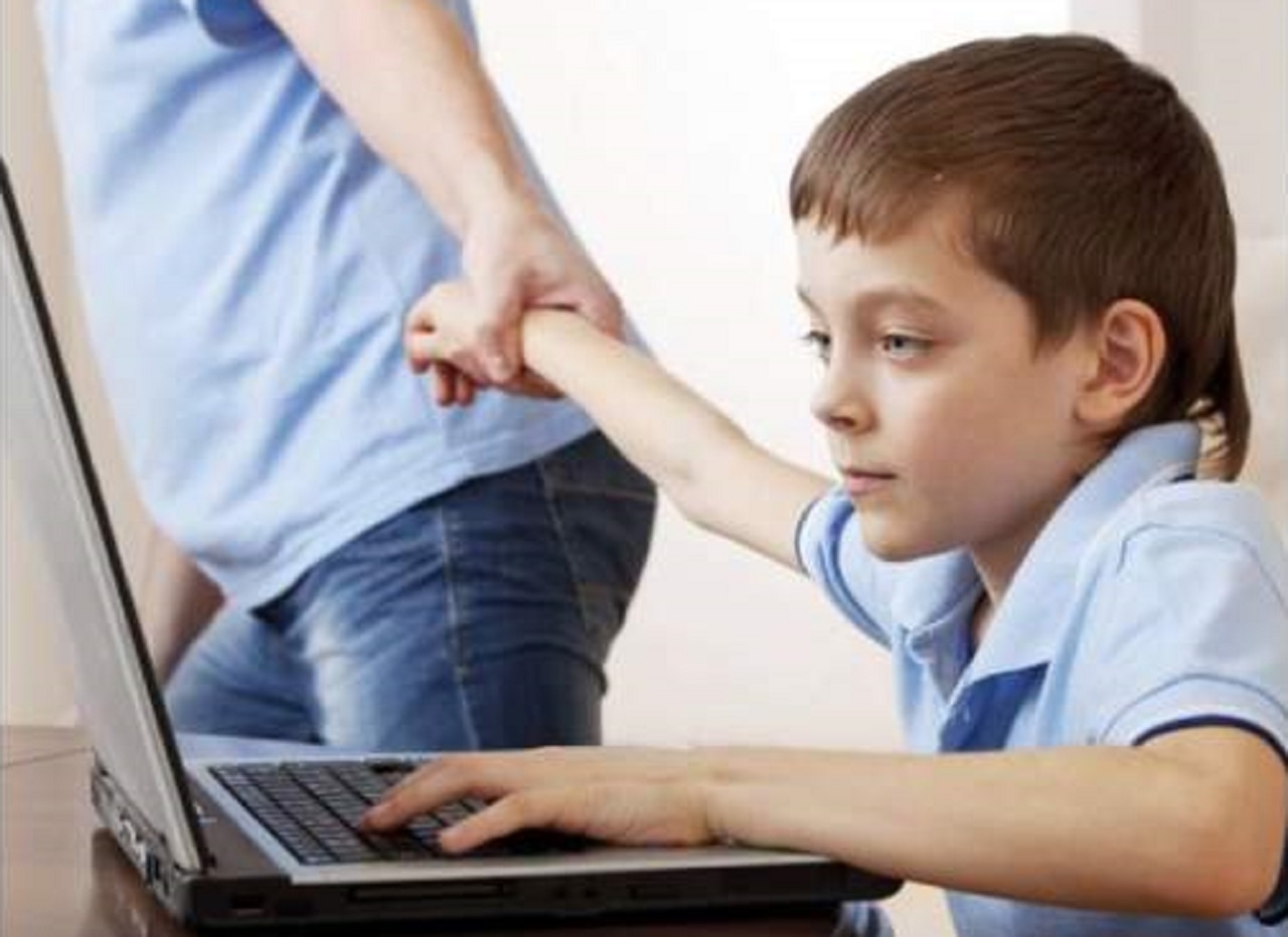 چگونه فرزندم را درفضای مجازی کنترل کنم؟؟؟؟
