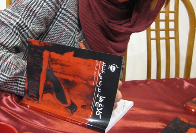 کلاغ ها به ندرت می ‌خندند