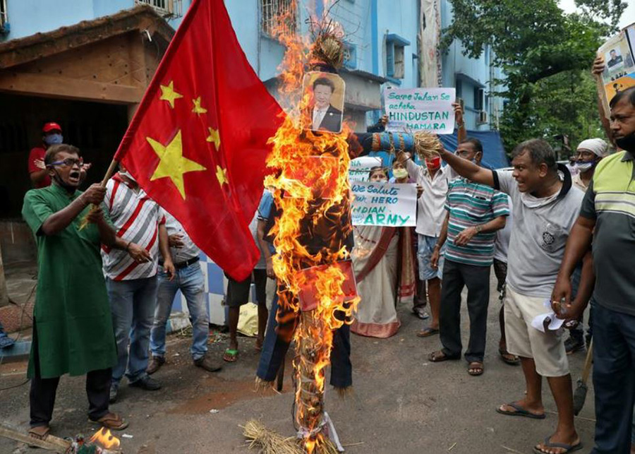 تظاهرات و گردهمایی علیه چین در شهر کلکلته هندوستان
