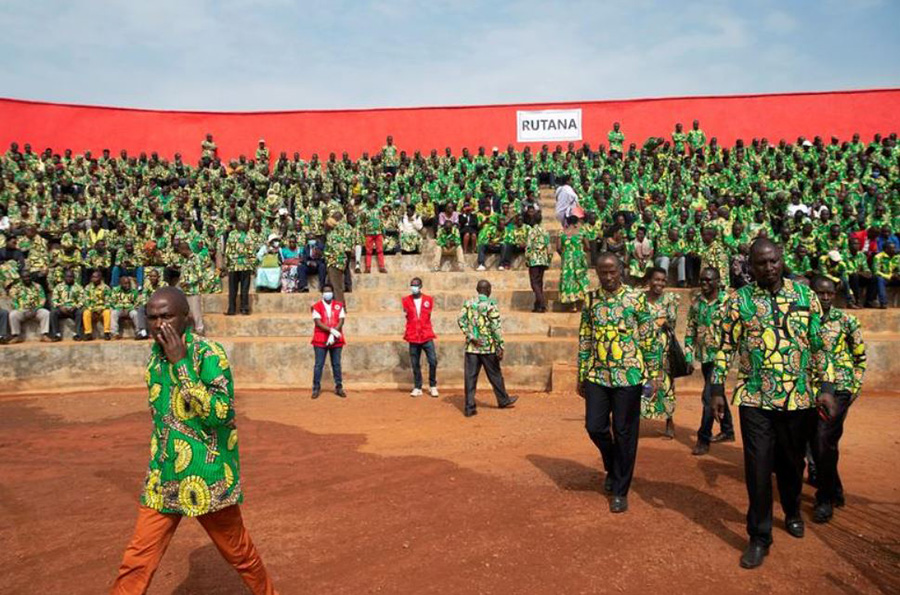 مراسم تحلیف رییس جمهوری منتخب و جدید بروندی در استادیومی در پایتخت این کشور آفریقایی