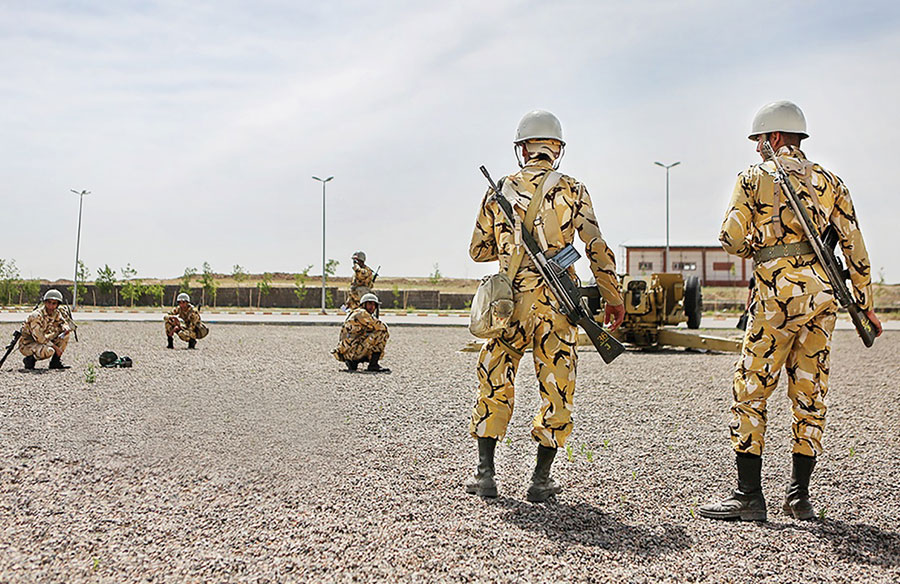 مدت آموزشی سربازان تا اطلاع بعدی به یک ماه کاهش یافت - training period for soldiers was reduced to one month مدت آموزشی سربازان تا اطلاع بعدی به یک ماه کاهش یافت - training period for soldiers was reduced to one month