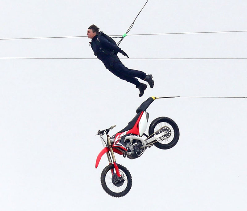 tom-cruise-horror-stunt-in-his-new-movie