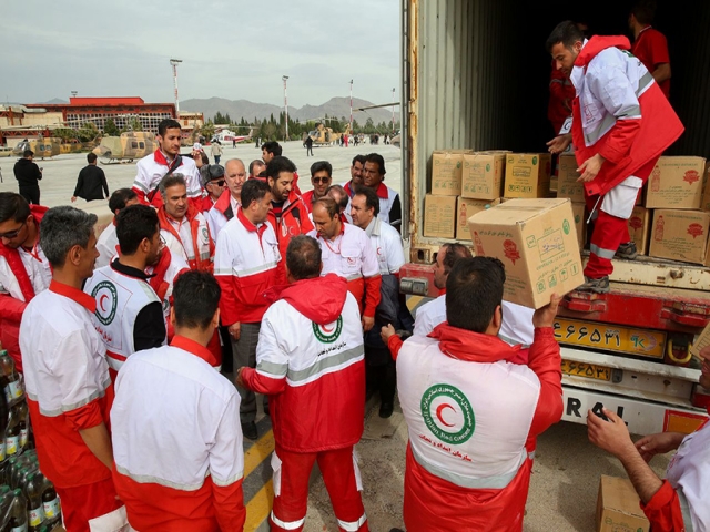 جزئیات مرحله اول کمک‌های هلال احمر ایران به لبنان : اعزام 22 کادر پزشکی و 9 تن ماده غذایی