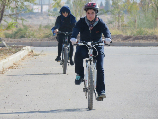 ممنوعیت استفاده بانوان از دوچرخه در مشهد با صدور دستور قضایی تکذیب شد