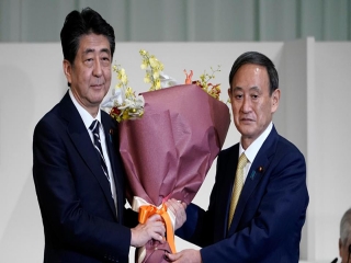 یوشیهیده سوگا نخست وزیر ژاپن و جایگزین شینزو آبه شد + بیوگرافی