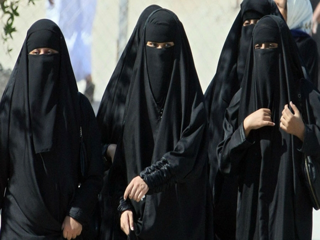 حجاب در عربستان اختیاری شد حجاب در عربستان اختیاری شد