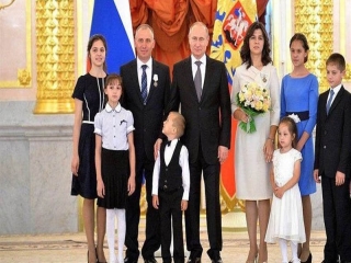 روسیه برای تولد فرزند سوم ، یک خانه به پدر و مادرها هدیه می‌دهد!