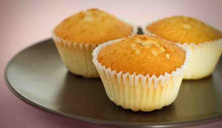 طرز تهیه کیک یزدی ؛ نکات پخت کاپ ‌کیک در ماهیتابه