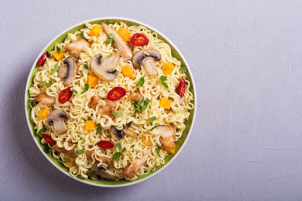 یک کارشناس ایمنی و سلامت صنایع غذایی و تضمین کیفیت: نودالیت؛ غذایی با کربوهیدرات بالا و هضم ساده