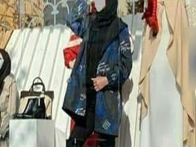 ماجرای جنجالی مانکن زنده در فروشگاه مشهد