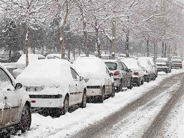 برف و باران در جادههای 21 استان کشور/ریزش کوه در جاده چالوس برف و باران در جادههای 21 استان کشور/ریزش کوه در جاده چالوس